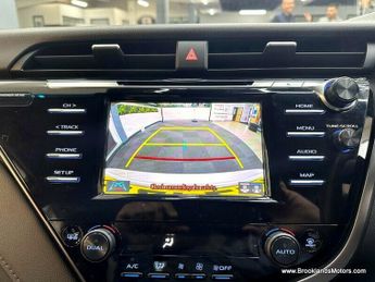 Toyota Camry 2.5 VVT-I DESIGN [SAT NAV, REVERSE CAMERA]