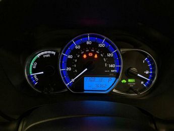 Toyota Yaris 1.5 VVT-h Design Hatchback 5dr Petrol Hybrid E-CVT Euro 6 (Safet