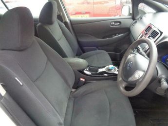 Nissan Leaf 30kWh Acenta Auto 5dr