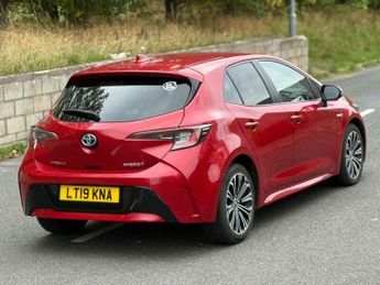 Toyota Corolla 1.8 VVT-h Design CVT Euro 6 (s/s) 5dr