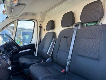 Peugeot Boxer 2.2 BlueHDi 435 Professional L4 H2 Euro 6 (s/s) 5dr