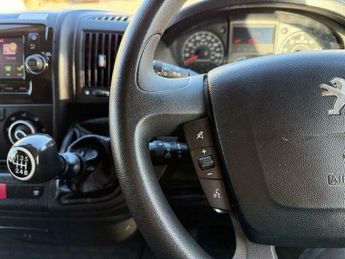 Peugeot Boxer 2.2 BlueHDi 435 Professional L4 H2 Euro 6 (s/s) 5dr