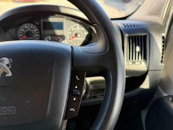 Peugeot Boxer 2.2 BlueHDi 435 Professional L4 H2 Euro 6 (s/s) 5dr