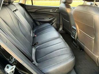 MG MG5 61.1kWh Exclusive Long Range Auto 5dr