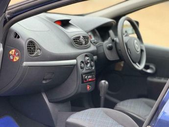 Renault Clio 1.6 VVT Expression 5dr