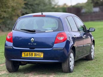 Renault Clio 1.6 VVT Expression 5dr