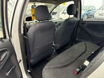 Toyota Yaris 1.0 VVT-i T3 5dr