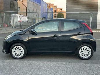 Toyota AYGO 1.0 VVT-i x-play Hatchback 5dr Petrol Manual Euro 6 (71 ps)