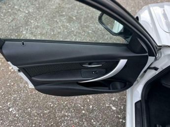 BMW 3 SERIES 2.0 320i SE Saloon 4dr Petrol Auto Euro 5 (s/s) (184 ps)