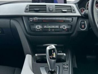 BMW 3 SERIES 2.0 320i SE Saloon 4dr Petrol Auto Euro 5 (s/s) (184 ps)