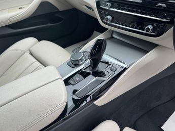 BMW 5 SERIES 2.0 520d M Sport Touring 5dr Diesel Auto Euro 6 (s/s) (190 ps)