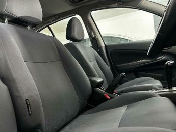 Nissan Almera 1.8 SVE 5dr