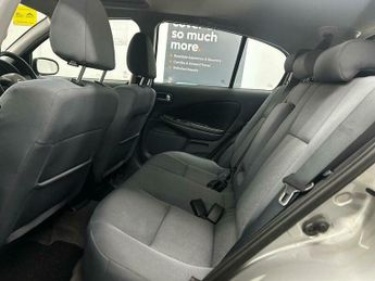 Nissan Almera 1.8 SVE 5dr