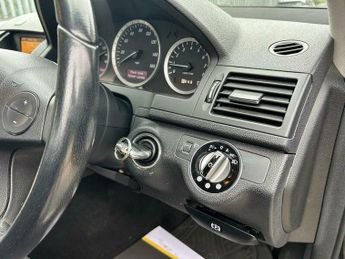 Mercedes C Class C180 KOMPRESSOR BLUEEFFICIENCY SPORT