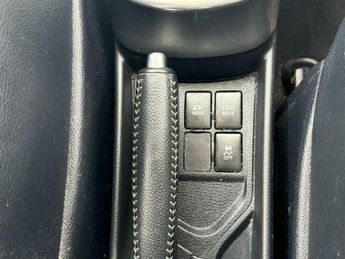 Toyota Yaris 1.5 VVT-h Excel E-CVT Euro 6 5dr (15in Alloy)