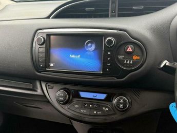 Toyota Yaris 1.5 VVT-h Excel E-CVT Euro 6 5dr (15in Alloy)
