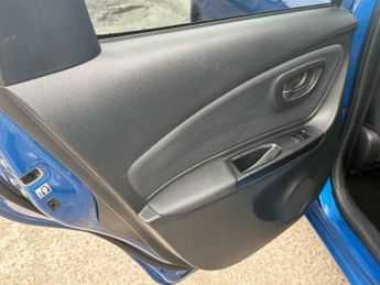 Toyota Yaris 1.5 VVT-h Excel E-CVT Euro 6 5dr (15in Alloy)