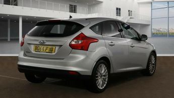 Ford Focus 1.6 Zetec Hatchback 5dr Petrol Powershift Euro 5 (125 ps)