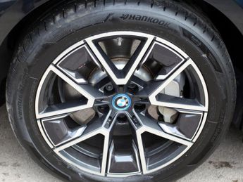 BMW  EDRIVE40 M SPORT