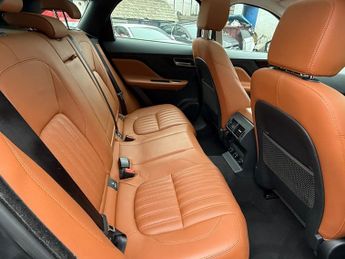 Jaguar F-Pace PORTFOLIO AWD