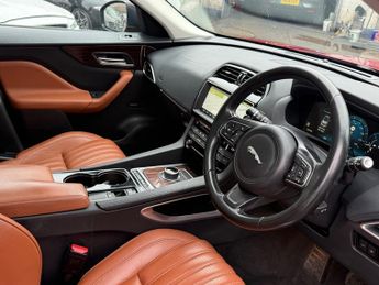 Jaguar F-Pace PORTFOLIO AWD