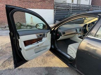 Jaguar XF 3.0d V6 Premium Luxury Auto Euro 5 4dr