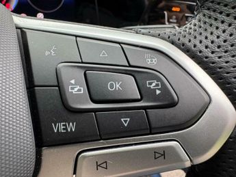 Volkswagen Golf 1.5 eTSI MHEV R-Line DSG Euro 6 (s/s) 5dr