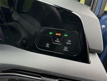 Volkswagen Golf 1.5 eTSI MHEV R-Line DSG Euro 6 (s/s) 5dr