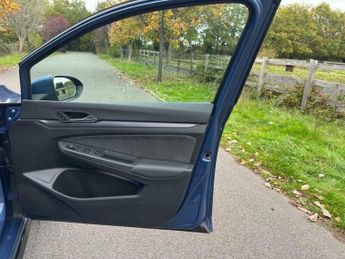 Volkswagen Golf 1.5 eTSI MHEV R-Line DSG Euro 6 (s/s) 5dr