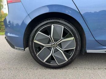 Volkswagen Golf 1.5 eTSI MHEV R-Line DSG Euro 6 (s/s) 5dr