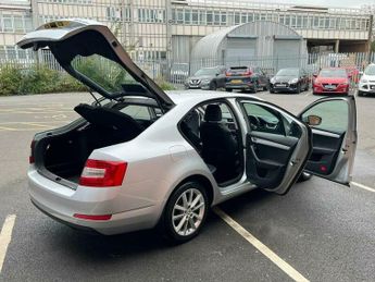 Skoda Octavia 2.0 TDI SE L Hatchback 5dr Diesel DSG Euro 6 (s/s) (150 ps)