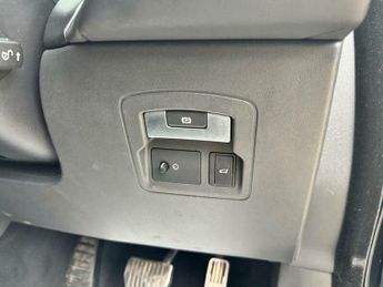 Land Rover Range Rover Velar 2.0 D240 R-Dynamic SE Auto 4WD Euro 6 (s/s) 5dr