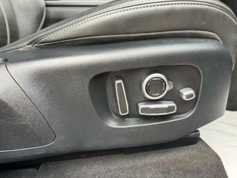 Land Rover Range Rover Velar 2.0 D240 R-Dynamic SE Auto 4WD Euro 6 (s/s) 5dr