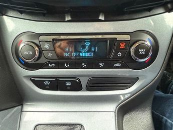 Ford Focus 1.6 TITANIUM NAVIGATOR POWERSHIFT HPI CLEAR+HUGE SPEC+LOW MILES