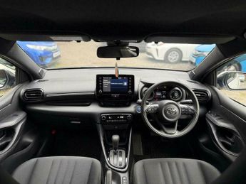 Toyota Yaris 1.5 VVT-h Design Hatchback 5dr Petrol Hybrid E-CVT Euro 6 (s/s) 