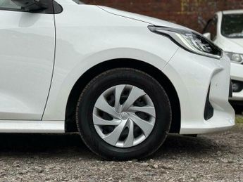 Toyota Yaris 1.5 VVT-h Design Hatchback 5dr Petrol Hybrid E-CVT Euro 6 (s/s) 