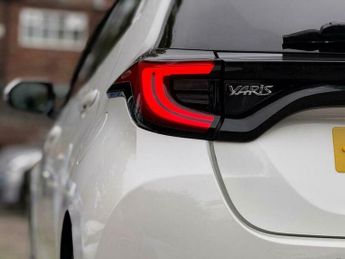 Toyota Yaris 1.5 VVT-h Design Hatchback 5dr Petrol Hybrid E-CVT Euro 6 (s/s) 