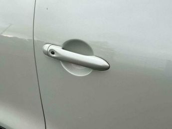 Renault Clio 1.5 dCi Iconic EDC Euro 6 (s/s) 5dr