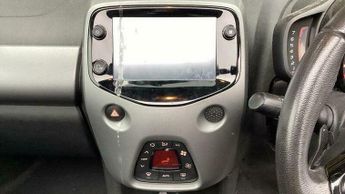 Toyota AYGO 1.0 VVT-i x-trend Funroof x-shift Euro 6 5dr