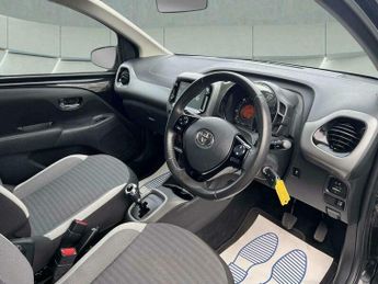Toyota AYGO 1.0 VVT-i x-trend Funroof x-shift Euro 6 5dr