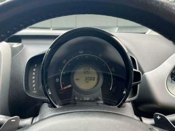 Toyota AYGO 1.0 VVT-i x-trend Funroof x-shift Euro 6 5dr