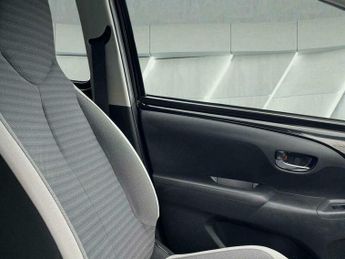 Toyota AYGO 1.0 VVT-i x-trend Funroof x-shift Euro 6 5dr