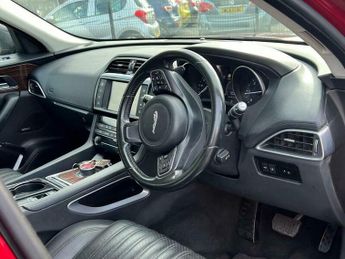 Jaguar F-Pace 2.0 D180 Portfolio Auto AWD Euro 6 (s/s) 5dr