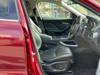 Jaguar F-Pace 2.0 D180 Portfolio Auto AWD Euro 6 (s/s) 5dr