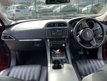 Jaguar F-Pace 2.0 D180 Portfolio Auto AWD Euro 6 (s/s) 5dr