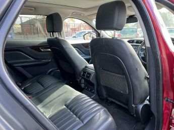 Jaguar F-Pace 2.0 D180 Portfolio Auto AWD Euro 6 (s/s) 5dr