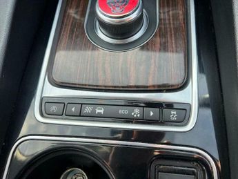 Jaguar F-Pace 2.0 D180 Portfolio Auto AWD Euro 6 (s/s) 5dr