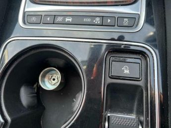 Jaguar F-Pace 2.0 D180 Portfolio Auto AWD Euro 6 (s/s) 5dr