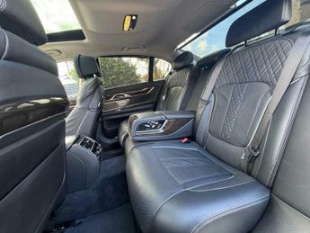 BMW 7 SERIES 3.0 745e 12kWh Auto Euro 6 (s/s) 4dr