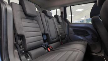 Ford Tourneo Connect TITANIUM TDCI AUTO 5 SEATER